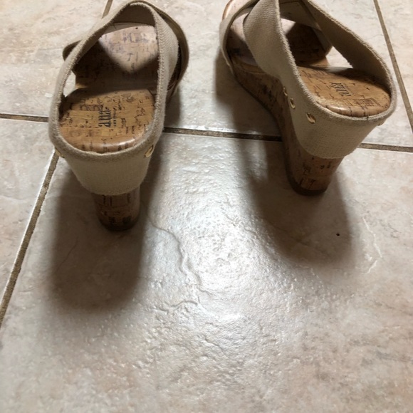 Shoes - Picture 5 of 5